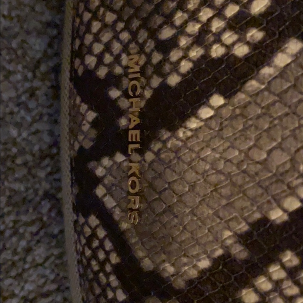Michael Kors - Picture 2 of 7